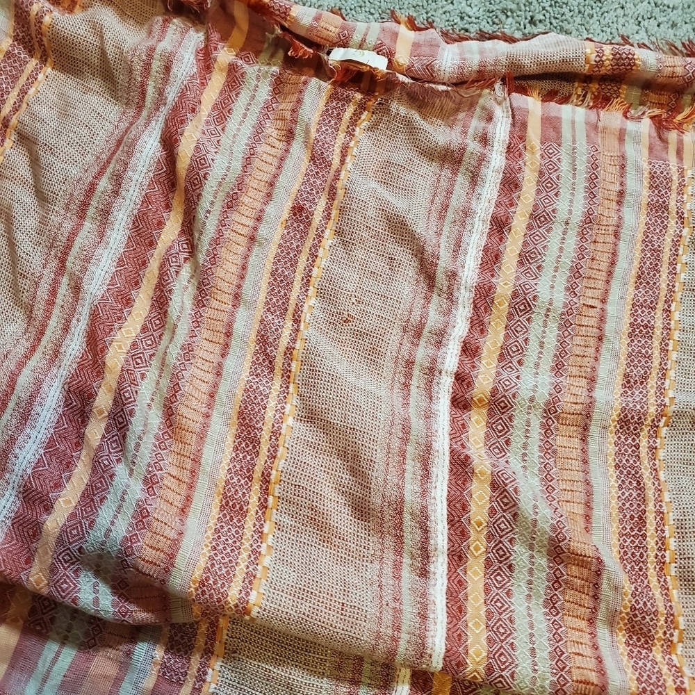 Infinity Patterned Red and Orange Striped Scarf - Picture 11 of 11